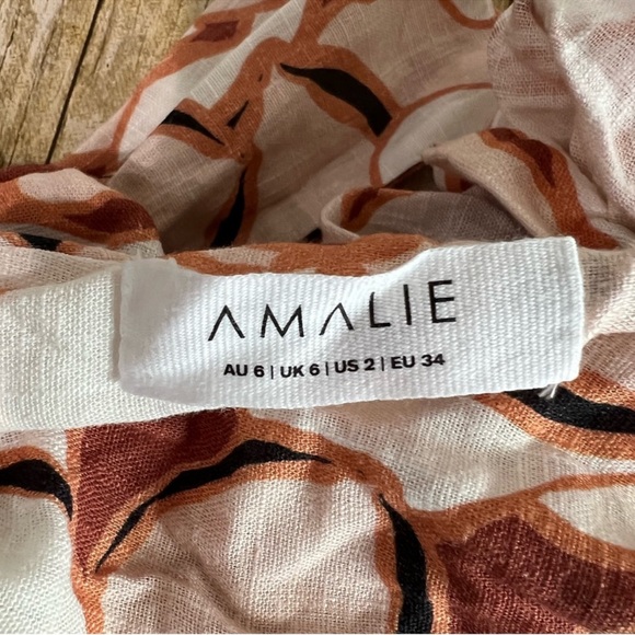 NWOT AMALIE THE LABEL Mikaelle Top - Picture 5 of 5